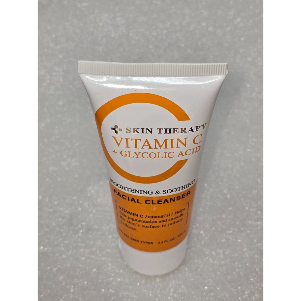 Skin Therapy Vitamin C & Glycolic Acid Brightening & Soothing Facial Cleanser 3.